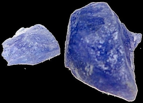 Emprunter TANZANITE FRAGMENT - LA PIECE DE 3 A 4 GR. livre