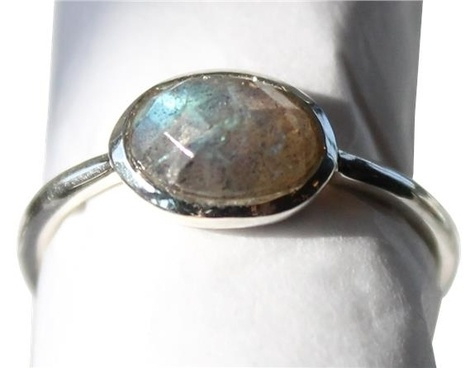 Emprunter BAGUE JONC ARGENT AVEC PIERRE FACETTEE SERTIE LABRADORITE - T51 livre