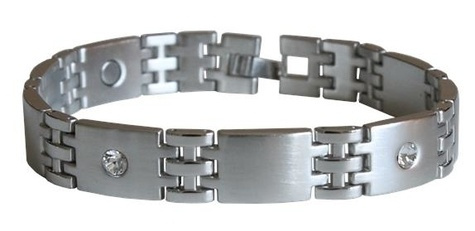 Emprunter GOURMETTE MAGNETIQUE HOMME CRISTAUX - ARGENT livre