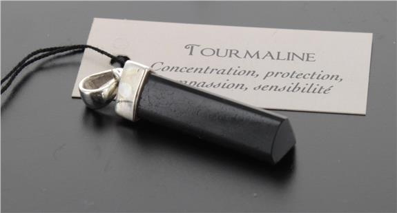 Emprunter PENDENTIF TOURMALINE NOIRE FORME POINTE livre