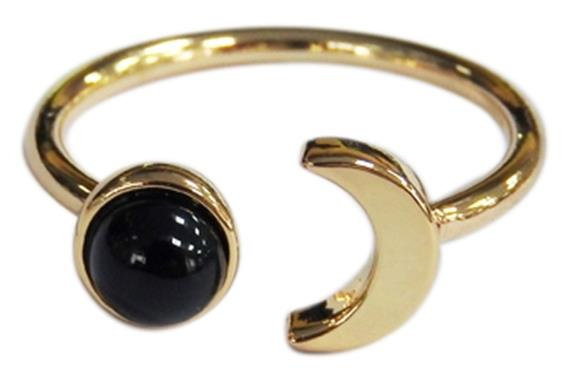 Emprunter BAGUE ONYX NOIR PERLE 6 MM ET LUNE METAL DORE AJUSTABLE livre