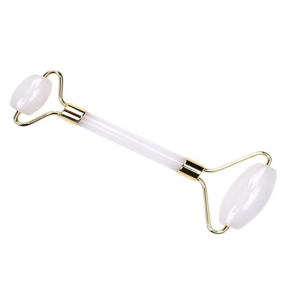 Emprunter ROULEAU DE MASSAGE VISAGE EN JADE BLANC livre