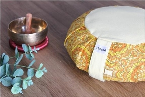 Emprunter ZAFU EN SARRASIN IMPRIME MANDALA JAUNE livre