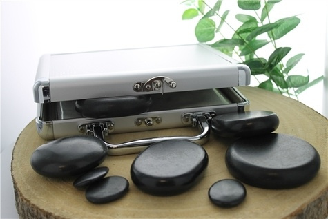 Emprunter MALLETTE MASSAGE AUX PIERRES CHAUDES livre