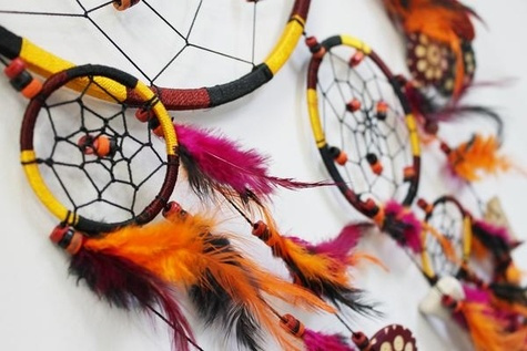 Emprunter ATTRAPE-REVES ROUGE ORANGE - TGM livre