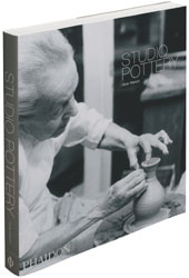 Emprunter STUDIO POTTERY. Edition en anglais livre