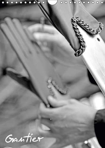 Emprunter GANTIER CALENDRIER MURAL 2018 DIN A4 VERTICAL - MANUFACTURE DE GANTS CALENDRIE livre