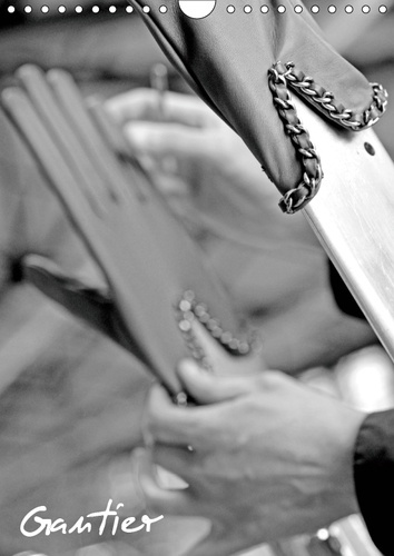 Emprunter GANTIER (CALENDRIER MURAL 2019 DIN A4 VERTICAL) - MANUFACTURE DE GANTS (CALENDRIER MENSUEL, 14 PAGES livre