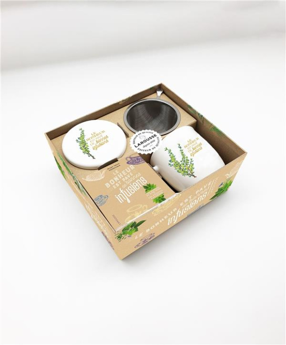 Emprunter Le bonheur est pavé de bonnes infusions. Avec une ravissante tasse, une passoire et un livret livre