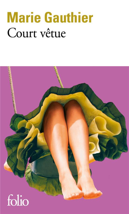 Emprunter Court vêtue livre