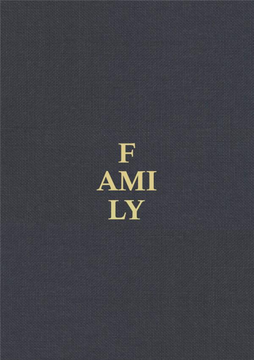 Emprunter FAMILY - A CONTEMPORARY PORTRAIT BY MAGNUM PHOTOS AND GUEST ARTISTS livre