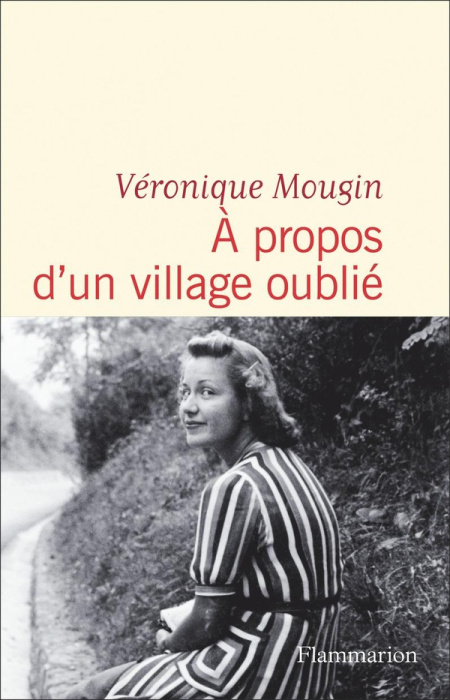 Emprunter A propos d'un village oublié livre