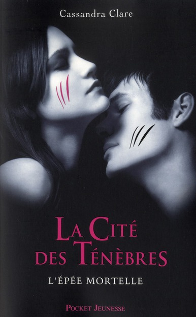 Emprunter THE MORTAL INSTRUMENTS - LA CITE DES TENEBRES - TOME 2 L'EPEE MORTELLE livre