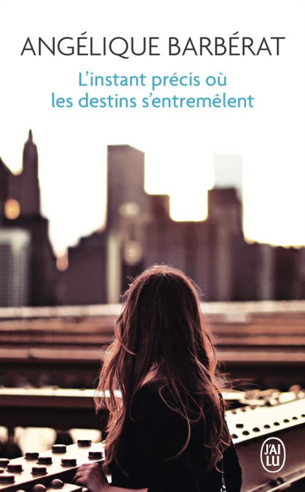 Emprunter L'instant précis où les destins s'entremêlent livre