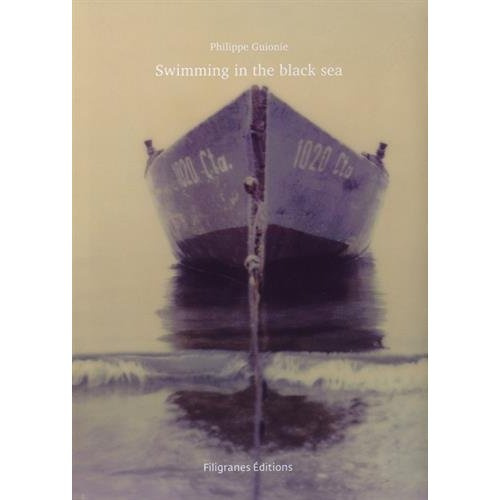 Emprunter Swimming in the black sea livre