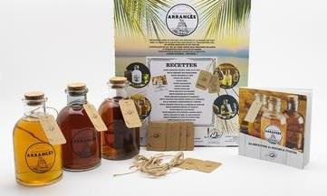 Emprunter Coffret Rhums et Punchs arrangés. Avec 3 bouteilles de 550 ml, 1 livre de recettes, 15 étiquettes livre