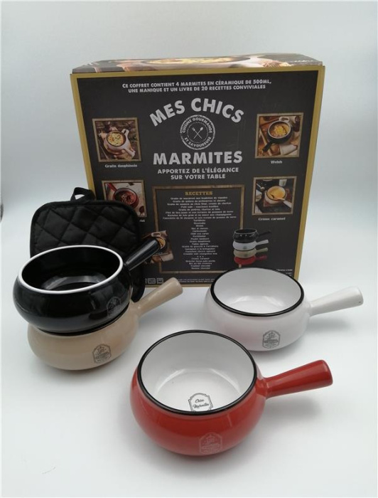 Emprunter Coffret Mes chics marmites. Avec 4 marmites en céramique, une manique et un livre de recettes livre