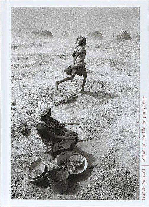 Emprunter Comme un souffle de poussière livre