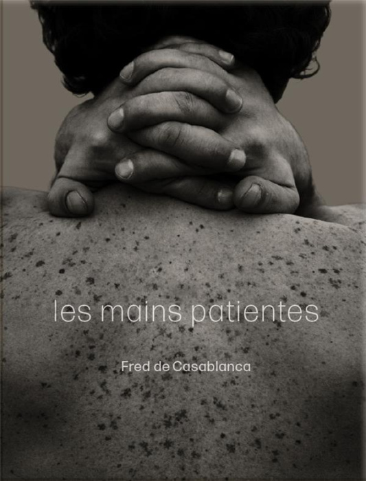Emprunter Les mains patientes livre