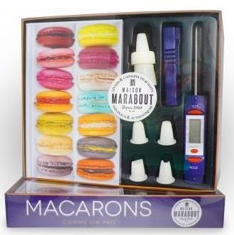 Emprunter Coffret La fabrique à macarons. Le petit précis du macaron. Avec 1 poche à douilles, des ambouts, 1 livre