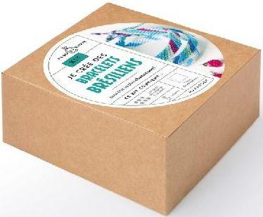 Emprunter Kit Je crée des bracelets brésiliens. Avec 2m de fil de coton de 6 couleurs, 1 charm étoile et 1 liv livre