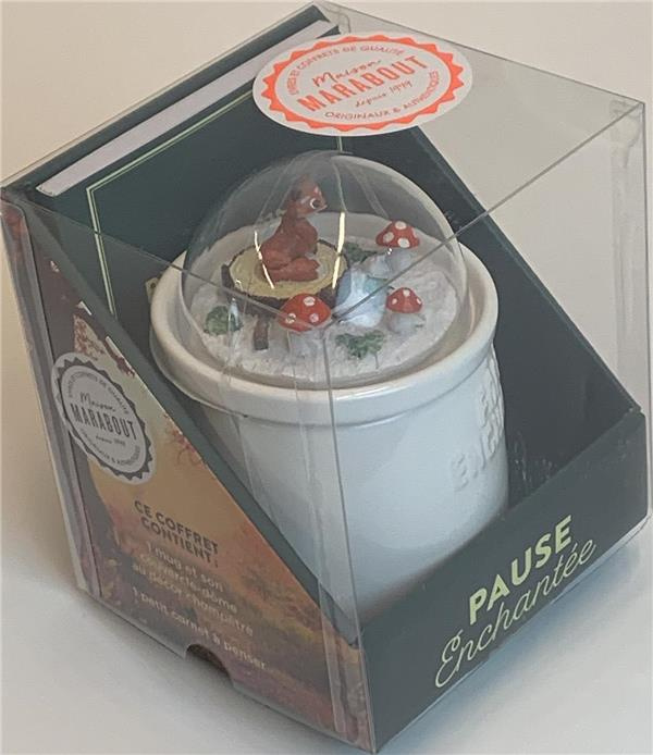 Emprunter Mug pause enchantée. Ce coffret contient : 1 mug et son couvercle-dôme au décor champêtre et 1 petit livre