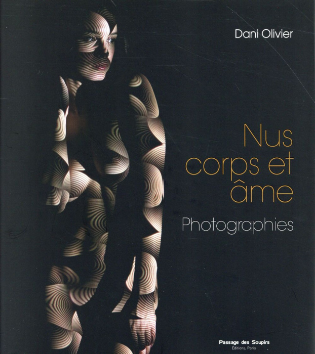 Emprunter Nus corps et âme. Edition bilingue français-anglais livre