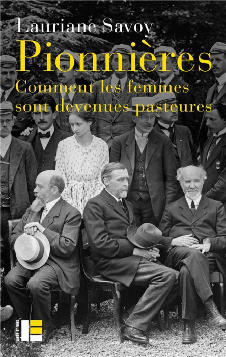 Emprunter Pionnières. Comment les femmes sont devenues pasteures livre