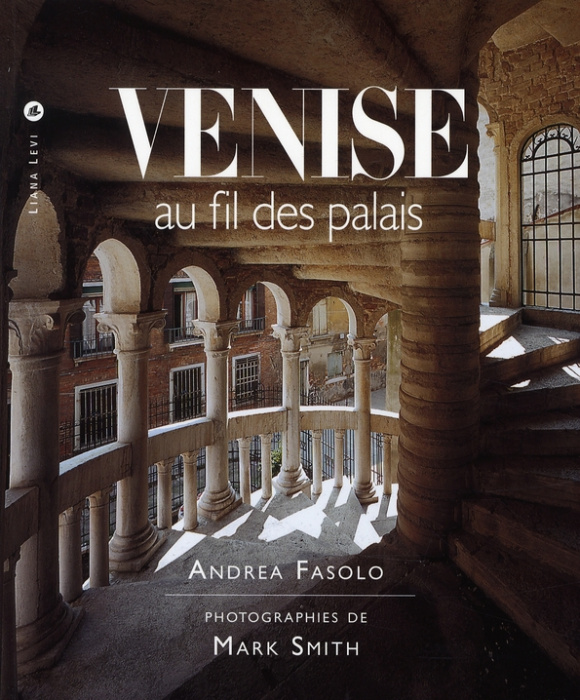 Emprunter Venise au fil des palais livre