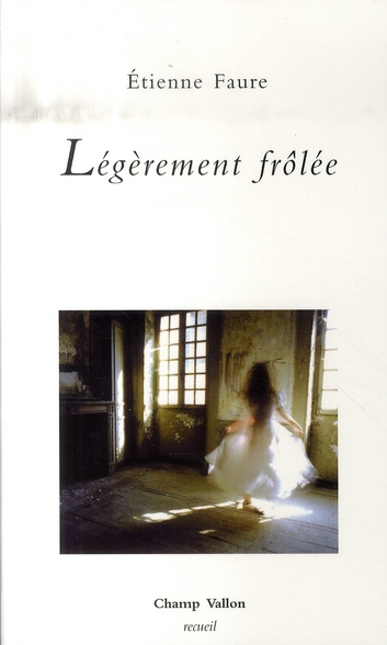 Emprunter LEGEREMENT FROLEE livre