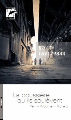 Emprunter LA POUSSIERE QU'ILS SOULEVENT livre