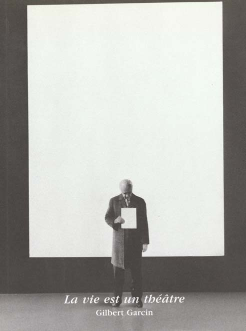 Emprunter La vie est un théâtre livre