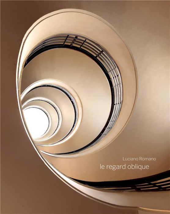 Emprunter Le regard oblique. Edition français-anglais-italien livre