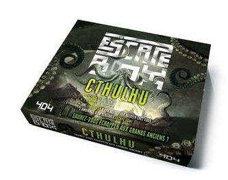 Emprunter Escape box Cthulhu. Contient : 3 livrets, 131 cartes, 1 bande-son d'une heure, 1 poster, 6 badges livre
