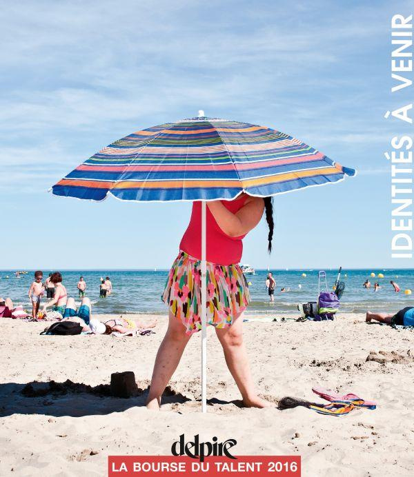 Emprunter Identités à venir livre