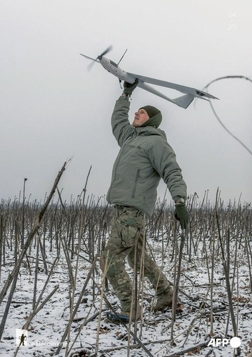 Emprunter Regards de photographes. Edition 2024-2025. Edition bilingue français-anglais livre