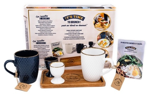 Emprunter It's time to brunch ! Avec 2 mugs, 2 coquetiers, 1 plateau de présentation et 1 livre de recettes livre