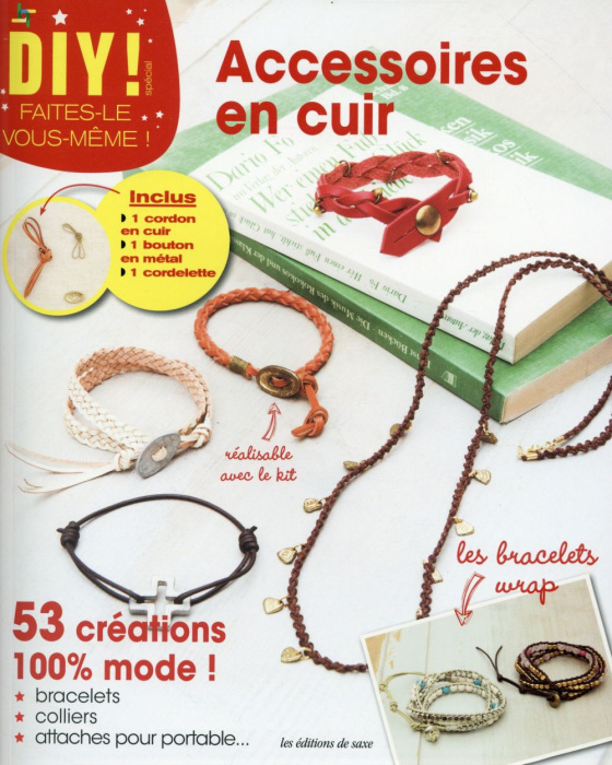 Emprunter Accessoires en cuir. Avec un cordon en cuir, un bouton métal et une cordelette livre