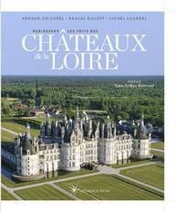 Emprunter Par dessus les toits des châteaux de la Loire livre
