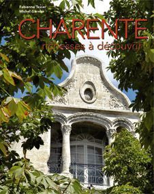 Emprunter Charente richesses à découvrir livre