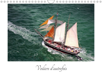 VOILIERS D'AUTREFOIS (CALENDRIER MURAL 2019 DIN A4 HORIZONTAL) - PHOTOS AERIENNES D'ANCIENS VOILIERS