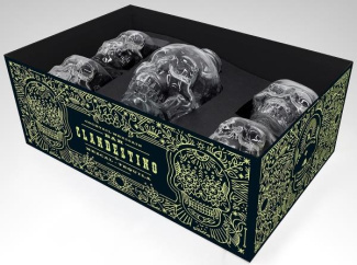 Bar Clandestino : cocktails mexicains. Coffret livre   1 bouteille   4 verres tête de mort