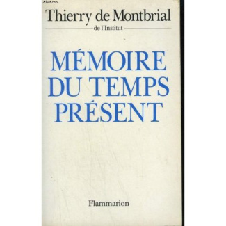 Le pape est dans une pièce noire et il hurle