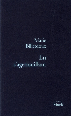 En s'agenouillant