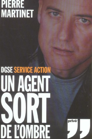 Un Agent sort de l'ombre