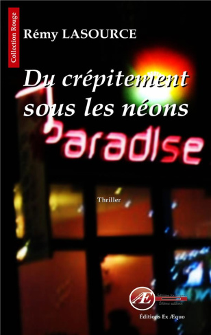 Du crépitement sous les néons