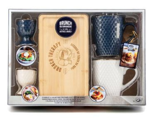 Brunch du dimanche et des autres jours ! Avec 2 mugs, 2 coquetiers, 1 plateau et 1 livre