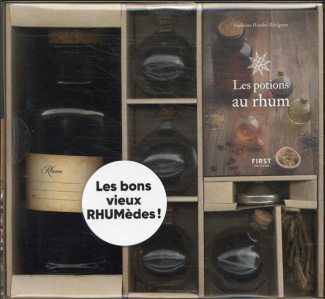 Coffret Les élixirs au rhum arrangé. Avec 1 bocal de 500 ml ; 4 fioles ; 1 entonnoir ; des étiquette
