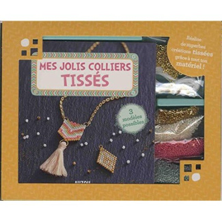 Mes jolis colliers tissés. Avec des perles blanches, des perles roses, des perles vert d'eau, des pe