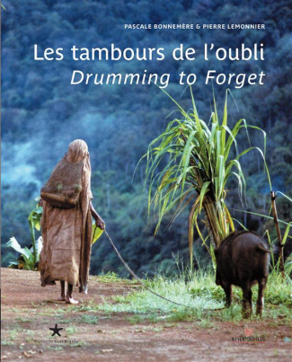 LES TAMBOURS DE L'OUBLI